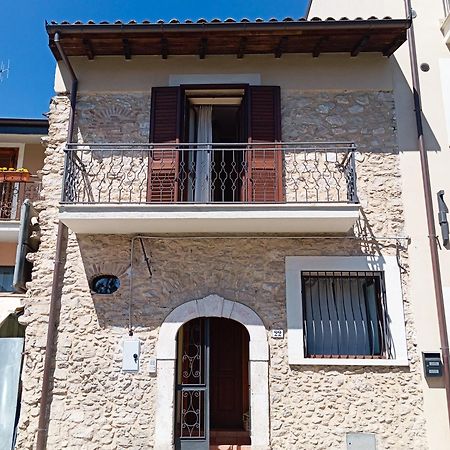 La Casa Di B Villa Paganica Bagian luar foto